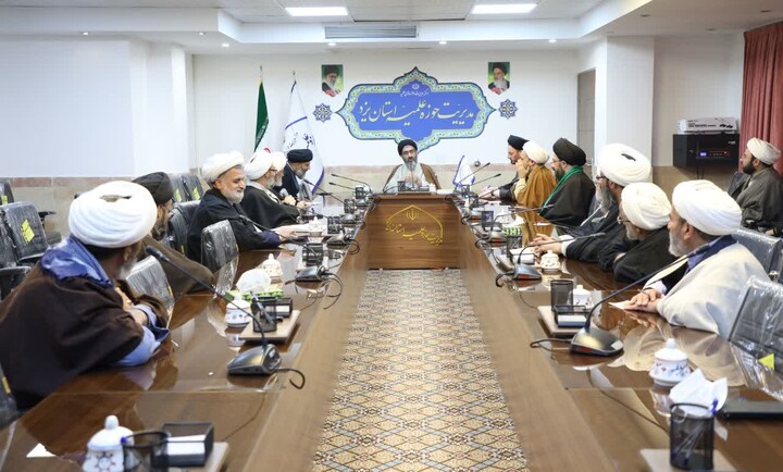 تصاویر/ برگزاری جلسه بصیرتی با موضوع نقد جریان فکری قرآن بسندگی