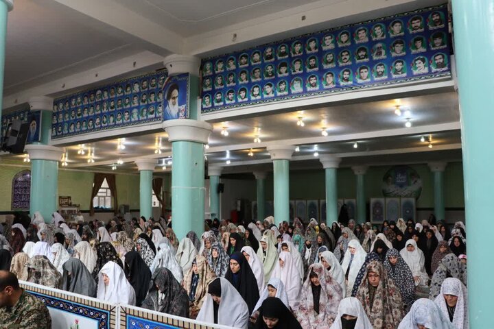 تصاویر/ اقامه نماز جمعه شهرستان تکاب