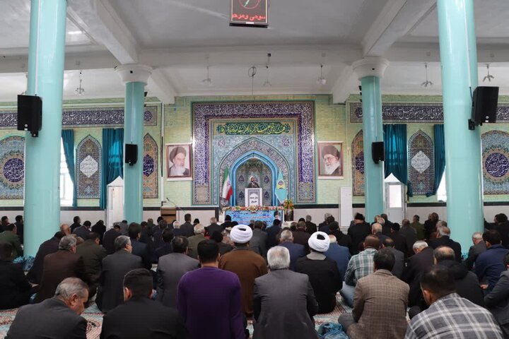 تصاویر/ اقامه نماز جمعه شهرستان تکاب