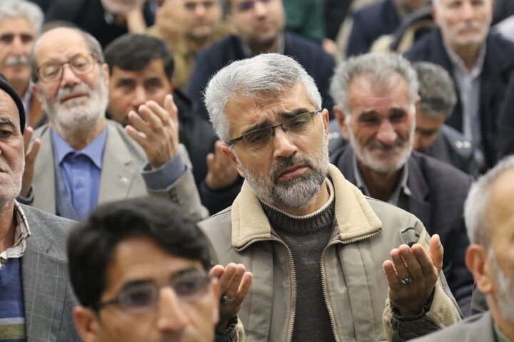 تصاویر/ اقامه نماز طلاب باران در اردبیل