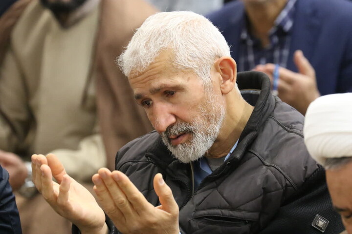 تصاویر/ اقامه نماز طلاب باران در اردبیل