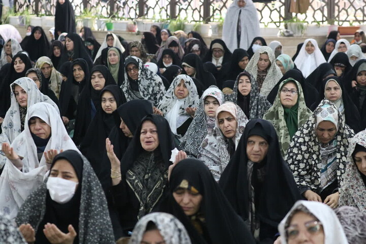 تصاویر/ اقامه نماز طلاب باران در اردبیل