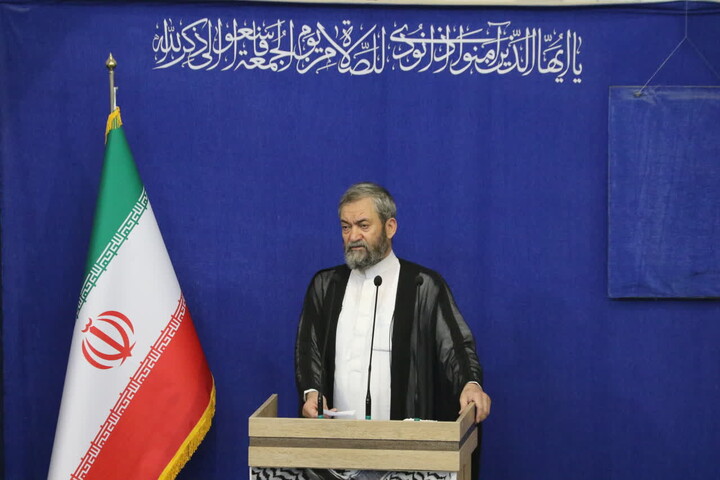 تصاویر/ اقامه نماز طلاب باران در اردبیل