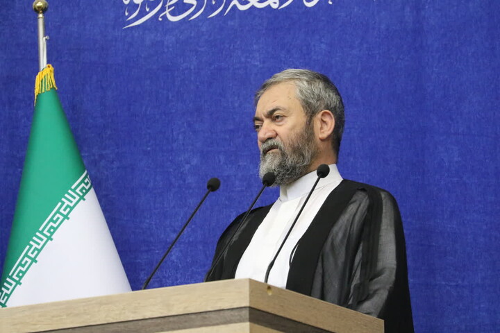 تصاویر/ اقامه نماز طلاب باران در اردبیل