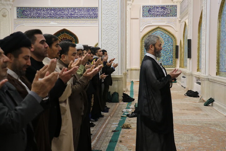 تصاویر/ اقامه نماز طلاب باران در اردبیل