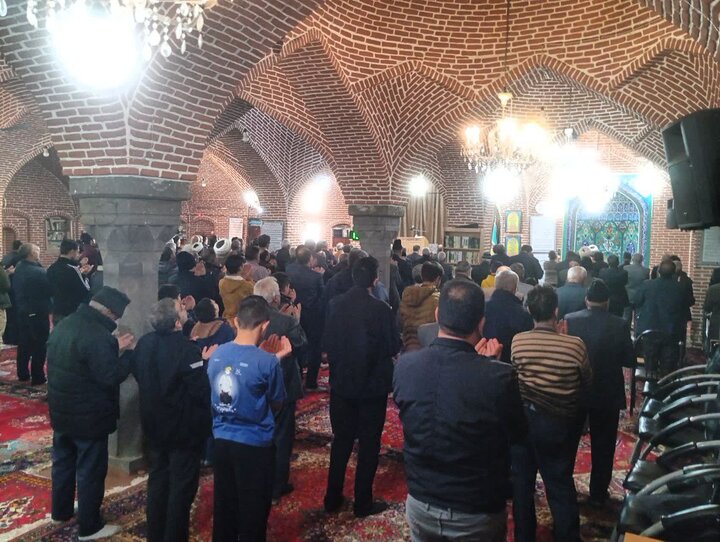 تصاویر اقامه نماز جمعه شهر تسوج