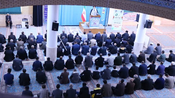 تصاویر/ اقامه نماز جمعه در شهرستان ایوان