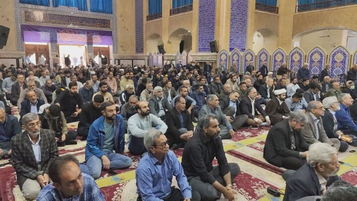 تصاویر/ اقامه نماز جمعه شهر بم