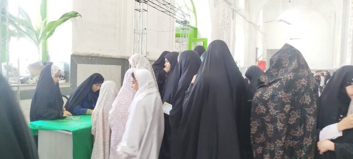 تصاویر/ اقامه نماز جمعه شهر بردسیر