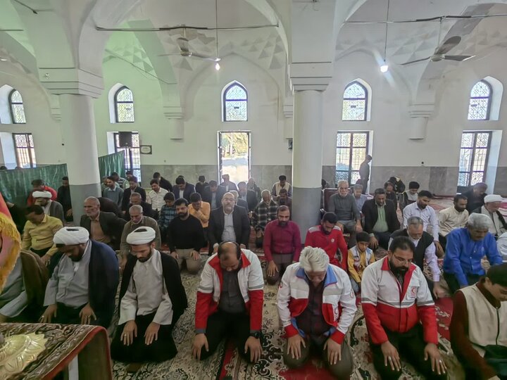 تصاویر/ اقامه نماز جمعه شهر شهداد