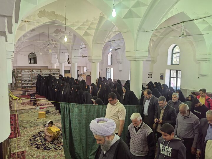 تصاویر/ اقامه نماز جمعه شهر شهداد