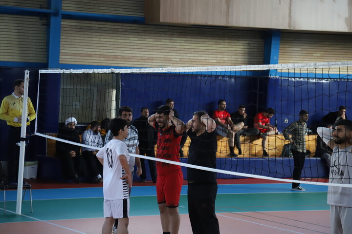 تصاویر / مسابقات رشته والیبال در چهارمین جشنواره فرهنگی ورزشی طلاب استان کردستان