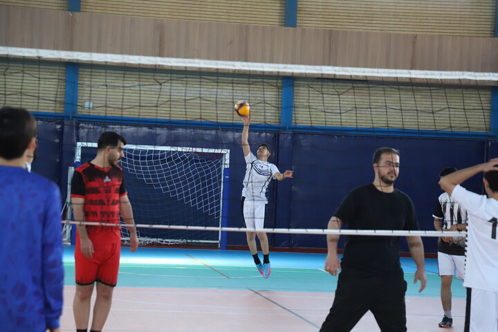 تصاویر / مسابقات رشته والیبال در چهارمین جشنواره فرهنگی ورزشی طلاب استان کردستان