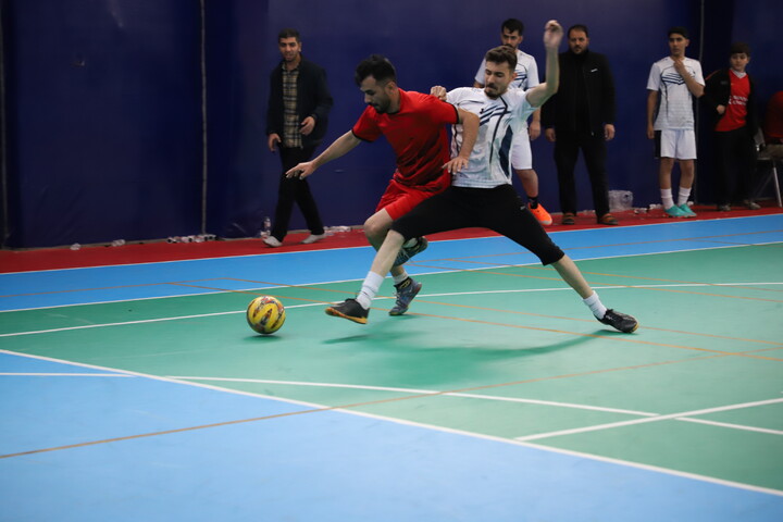 تصاویر / مسابقات فوتسال در چهامین دوره جشنواره فرهنگی و ورزشی طلاب استان کردستان