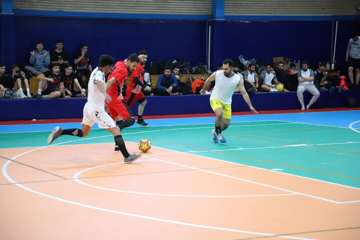 تصاویر / مسابقات فوتسال در چهامین دوره جشنواره فرهنگی و ورزشی طلاب استان کردستان