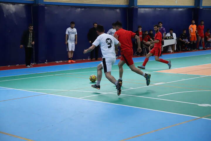 تصاویر / مسابقات فوتسال در چهامین دوره جشنواره فرهنگی و ورزشی طلاب استان کردستان