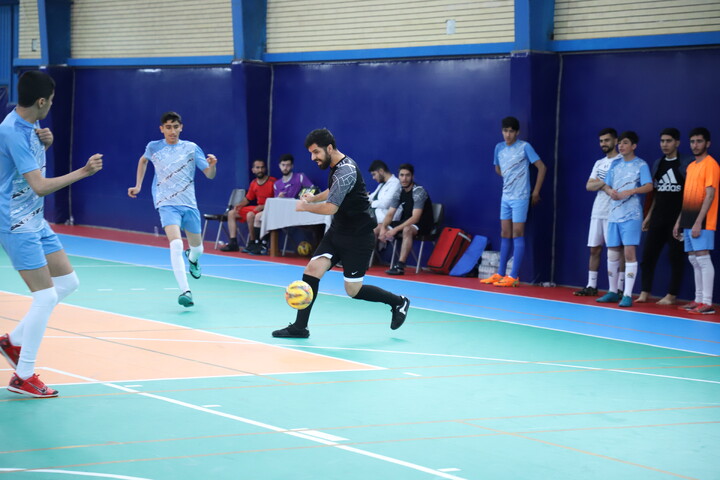 تصاویر / مسابقات فوتسال در چهامین دوره جشنواره فرهنگی و ورزشی طلاب استان کردستان