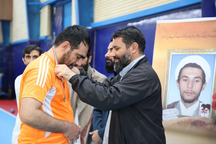 تصاویر / مسابقات فوتسال در چهامین دوره جشنواره فرهنگی و ورزشی طلاب استان کردستان