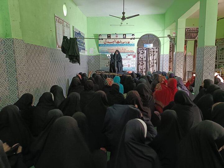 خواتین اپنے گھروں کو علم و شعور کا مرکز بنائیں، مقررین