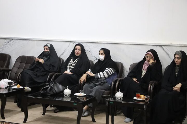 تصاویر/ تقدیر از دانشجویان عضو ستاد نماز جمعه قروه به مناسبت روز دانشجو