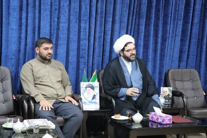 تصاویر/ تقدیر از دانشجویان عضو ستاد نماز جمعه قروه به مناسبت روز دانشجو