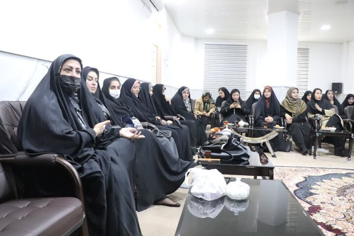 تصاویر/ تقدیر از دانشجویان عضو ستاد نماز جمعه قروه به مناسبت روز دانشجو