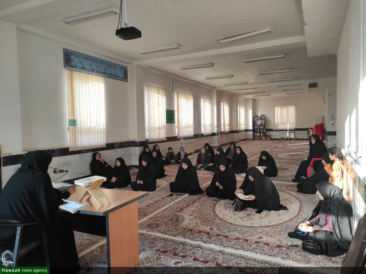 برگزاری مراسم عزاداری وفات حضرت ام‌البنین(س) در مدرسه الزهرا پلدختر 