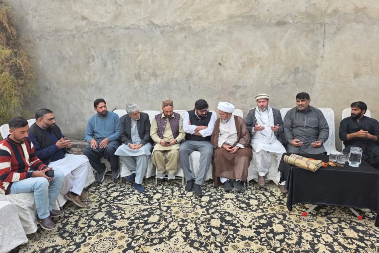 علامہ شبیر میثمی کی آیت اللہ حافظ بشیر نجفی کے برادر بزرگ کے انتقال پر تعزیت و تسلیت اور فاتحہ خوانی