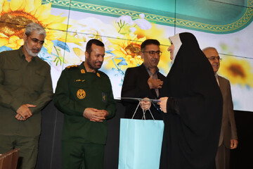 بسیج سدّ محکم در برابر جنگ ترکیبی دشمن است+عکس