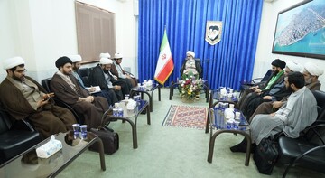 تصاویر/ دیدار اساتید مدرسه علمیه بوشهر با امام جمعه