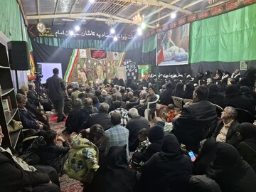 تصاویر/ یادواره شهدای ارتش و جنگ ۱۲ روزه در هیئت جوانان سجادیه کاشان