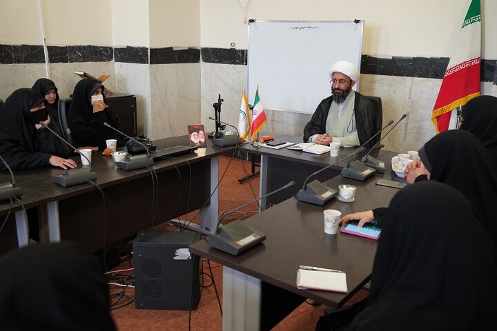 تصاویر/ جلسه ماهانه طرح «امین» خواهران ناحیه دو کرمانشاه