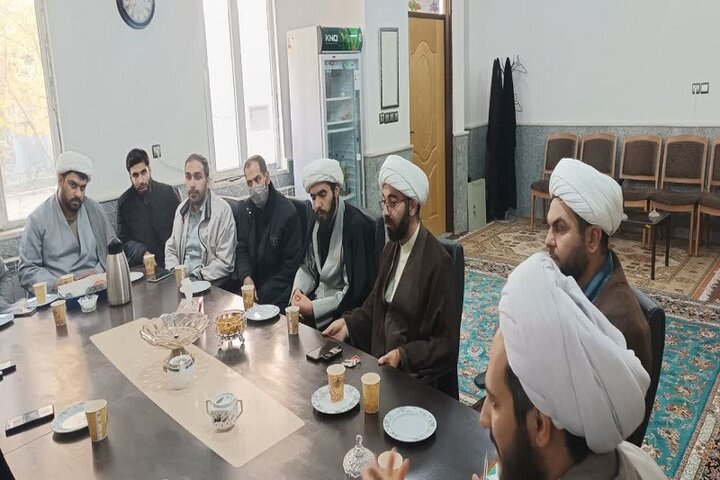 تصاویر/ نشست مبلغان طرح‌های هجرت و امین در هرسین