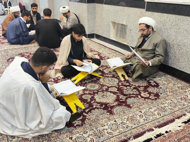تصاویر/ پایش قرآنی طلاب مدرسه علمیه المهدی(عج) آران و بیدگل