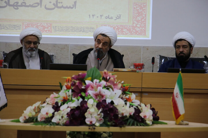 تصاویر|نشست مدیران مدارس علمیه با شورای معاونین مرکز مدیریت حوزه علمیه اصفهان 