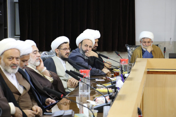 تصاویر|نشست مدیران مدارس علمیه با شورای معاونین مرکز مدیریت حوزه علمیه اصفهان 