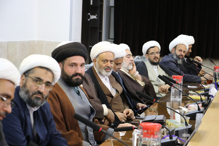 تصاویر|نشست مدیران مدارس علمیه با شورای معاونین مرکز مدیریت حوزه علمیه اصفهان 