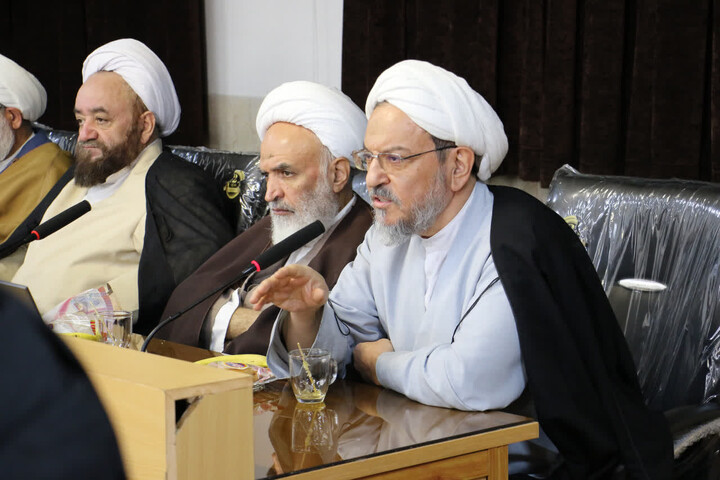 تصاویر|نشست مدیران مدارس علمیه با شورای معاونین مرکز مدیریت حوزه علمیه اصفهان 