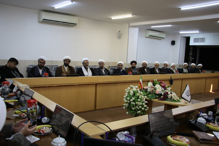 تصاویر|نشست مدیران مدارس علمیه با شورای معاونین مرکز مدیریت حوزه علمیه اصفهان 
