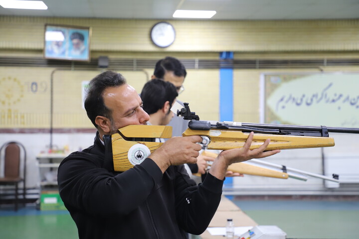 تصاویر/ مسابقات تیر اندازی چهارمین دوره جشنواره فرهنگی و ورزشی طلاب استان کردستان