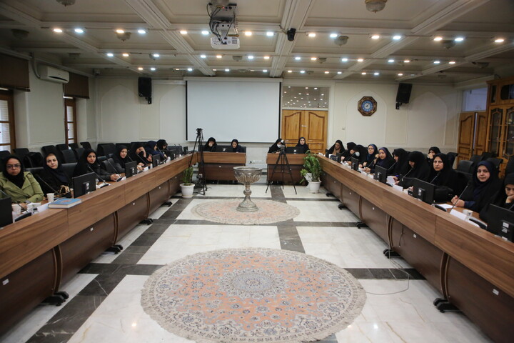 تصاویر / نشست ستاد استانی هفته بزرگداشت مقام زن، روز مادر