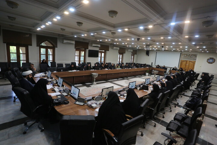 تصاویر / نشست ستاد استانی هفته بزرگداشت مقام زن، روز مادر