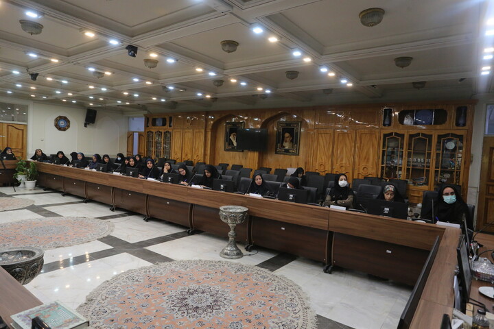 تصاویر / نشست ستاد استانی هفته بزرگداشت مقام زن، روز مادر