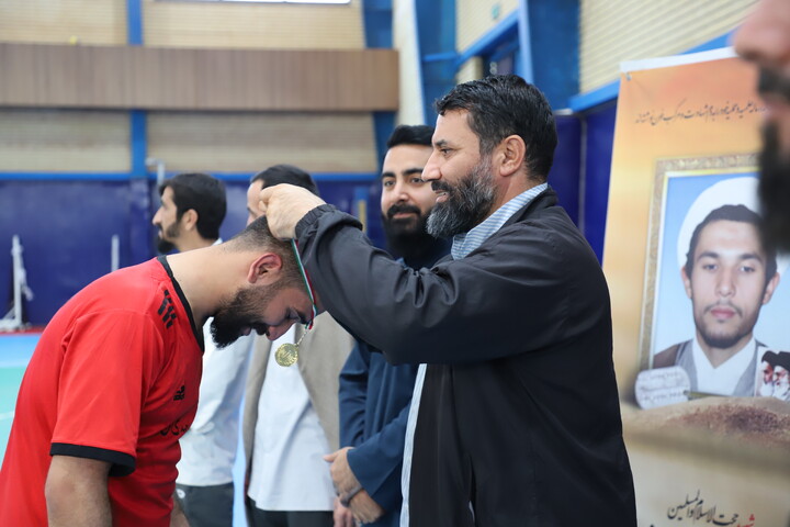 تصاویر / آیین اختتامیه و تجلیل از نفرات برتر جشنواره ورزشی طلاب استان کردستان