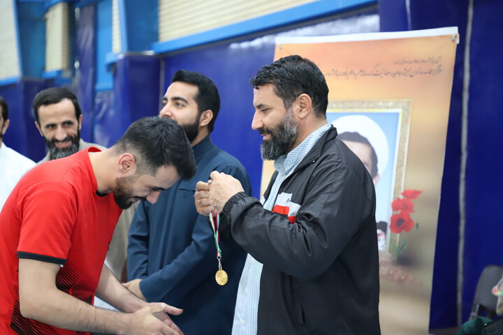 تصاویر / آیین اختتامیه و تجلیل از نفرات برتر جشنواره ورزشی طلاب استان کردستان