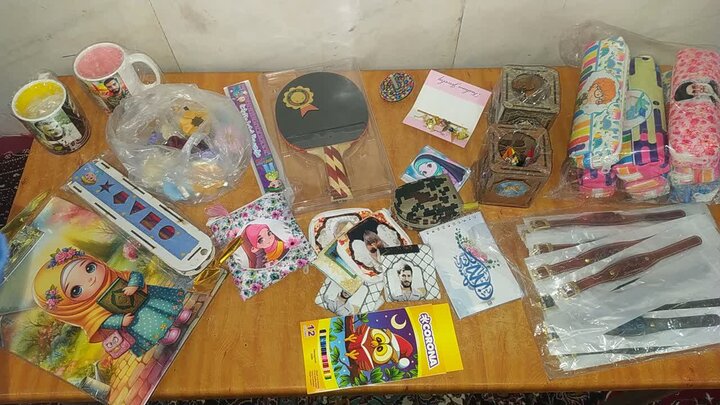 تصاویر/تجلیل ویژه امام جماعت مسجد امام خمینی (ره)نوش آباد از دو نوجوان