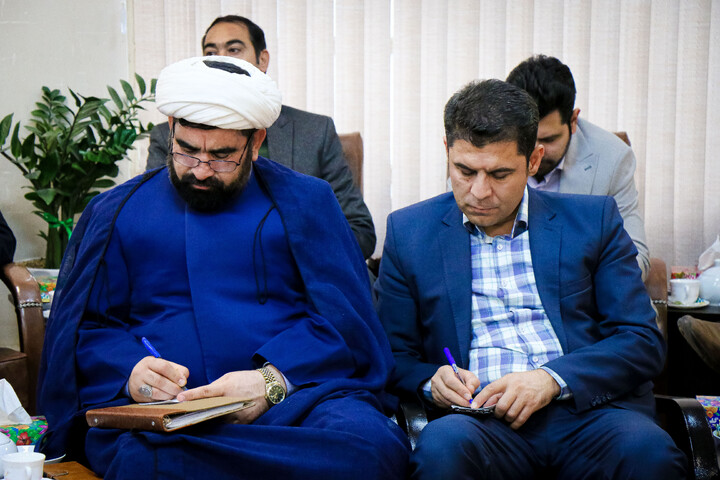 تصاویر/ دیدار رئیس اداره آموزش و پرورش استان قم به همراه معاونین و مشاوران با آیت‌الله اعرافی مدیر حوزه های علمیه