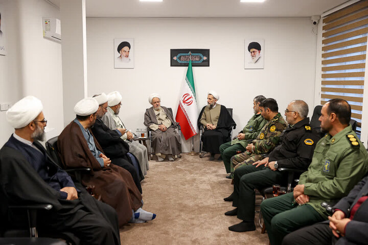 تصاویر / دیدار ر ئیس دفتر عقیدتی سیاسی فرماندهی کل قوا با امام جمعه قزوین