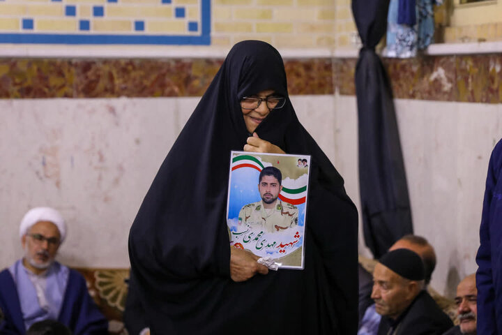 تصاویر / مراسم  تجلیل از مادران و همسران شهدا با حضور نماینده ولی فقیه در استان قزوین