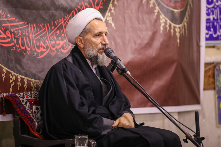 تصاویر / مراسم  تجلیل از مادران و همسران شهدا با حضور نماینده ولی فقیه در استان قزوین